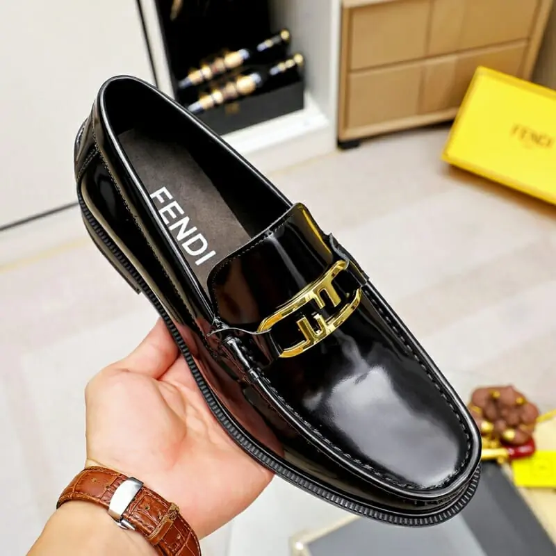 fendi cuir chaussures pour homme s_12440643